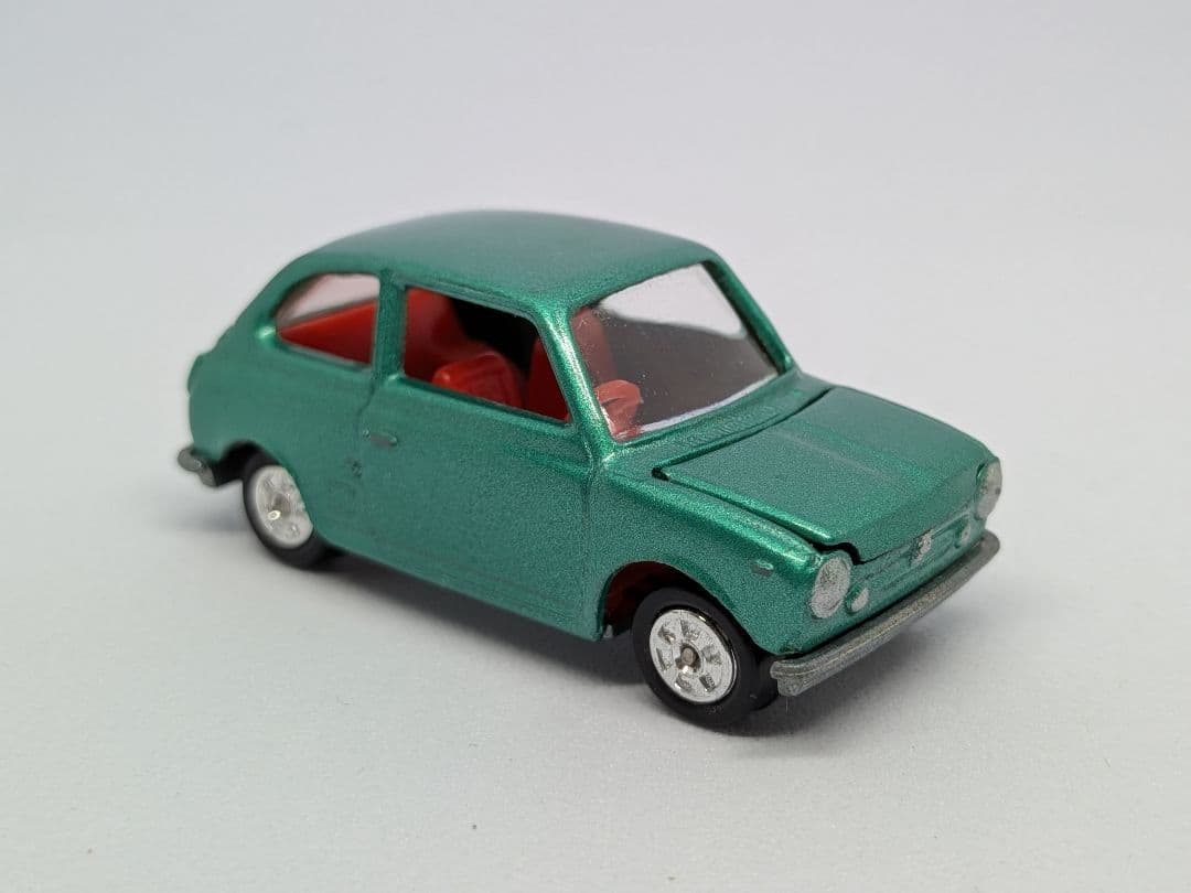 トミカ 黒箱　日本製SUBARU R2 緑色