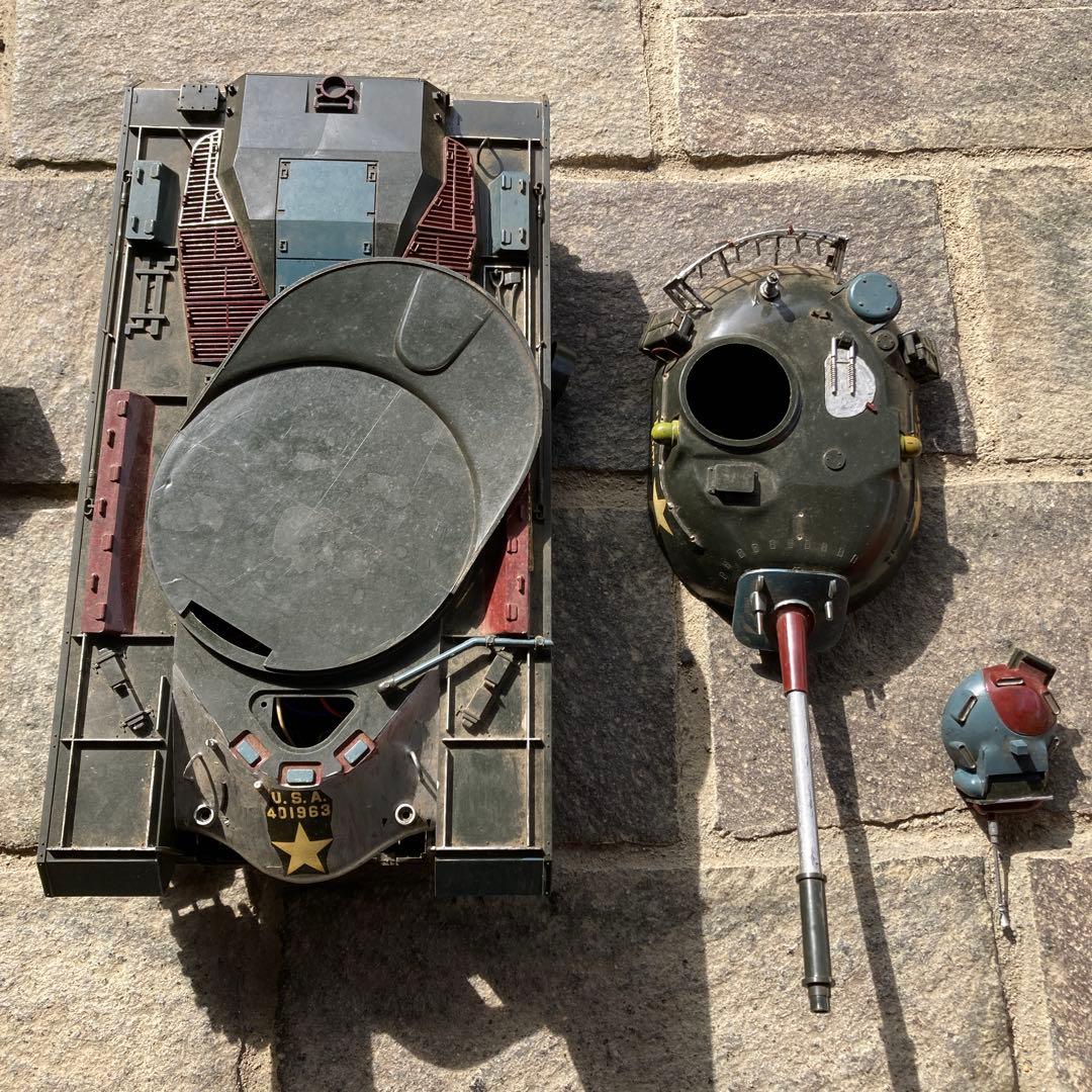 戦車模型 動力付き 迷彩色(ジャンク品)