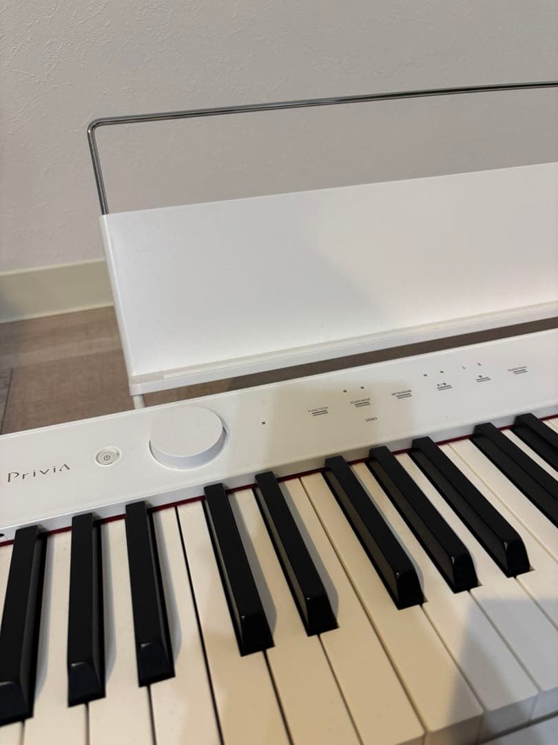 CASIO 電子ピアノ ホワイト 楽譜付き