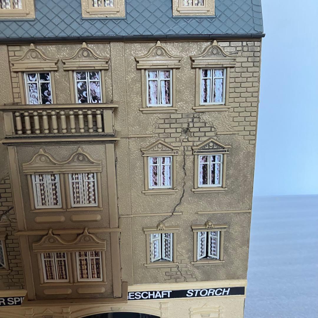 3F POLA ポーラ 1/87 西欧のビル おもちゃ屋 ジオラマ 完成品