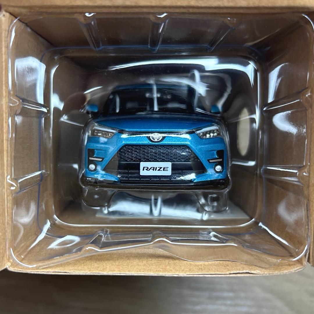 トヨタ ライズ ターコイズブルーマイカ 1/30カラーサンプルミニカー非売品