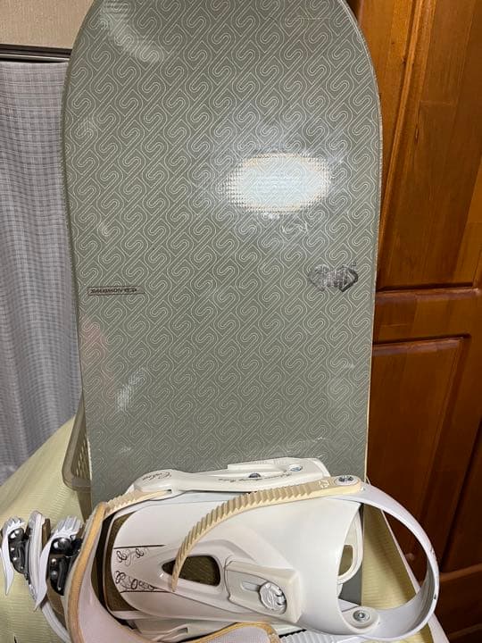 スノーボードとブーツのセット