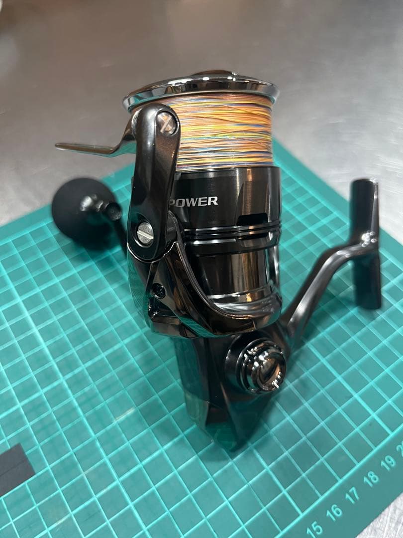 美品　SHIMANO 24ツインパワー4000PG スピニングリール
