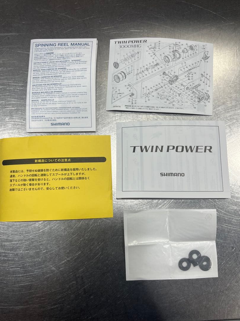 美品　SHIMANO 24ツインパワー4000PG スピニングリール