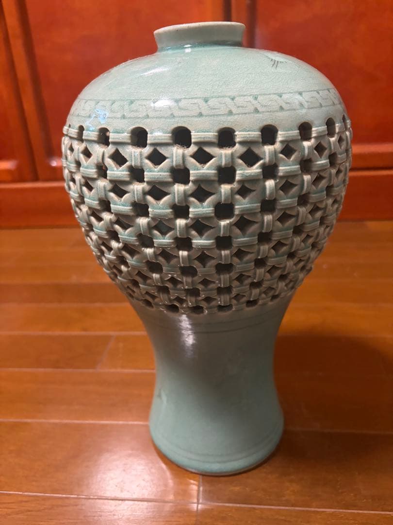高麗青磁風 透かし彫り 花瓶 梅永 高さ31cm 大型 花器 壺 インテリア