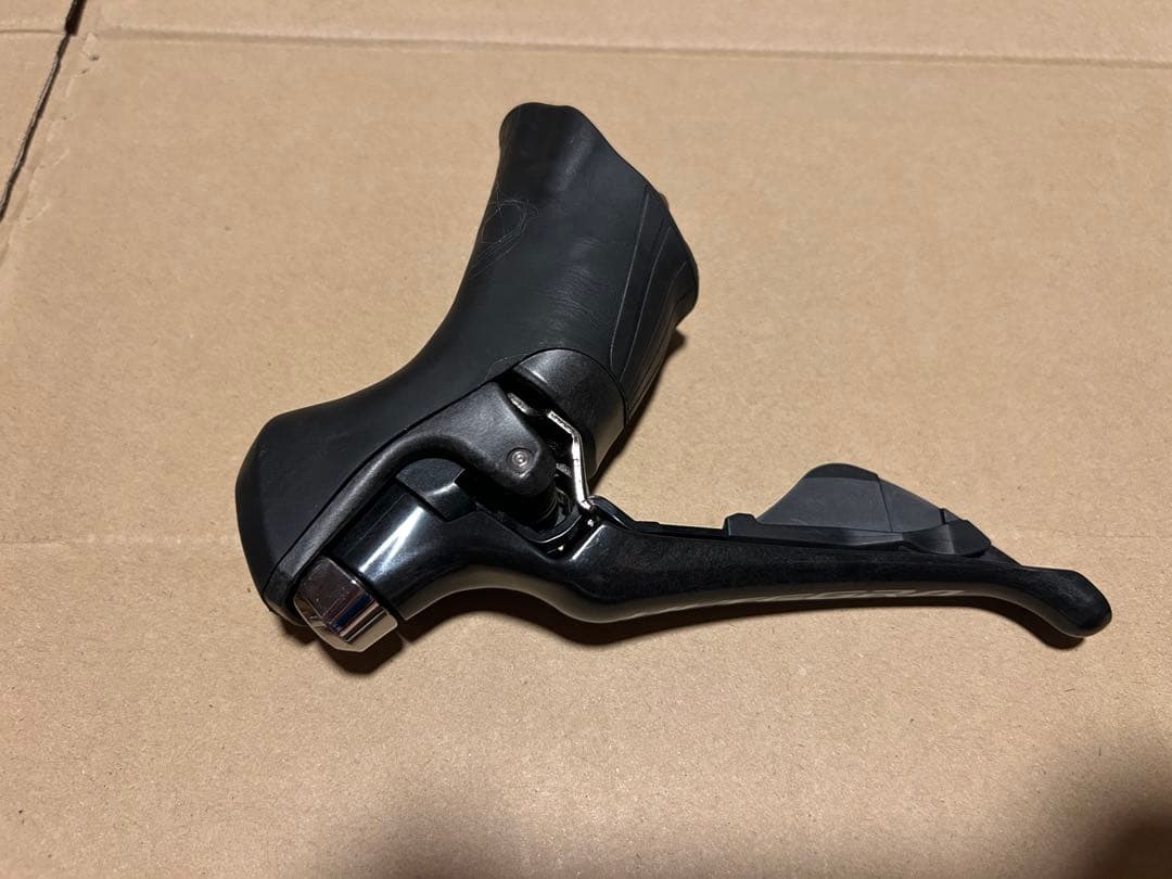 R8000 ULTEGRA stiレバー