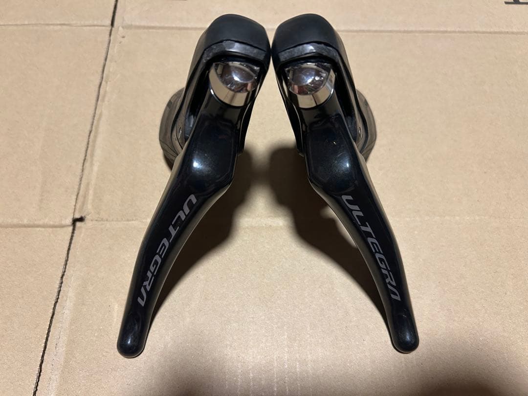 R8000 ULTEGRA stiレバー