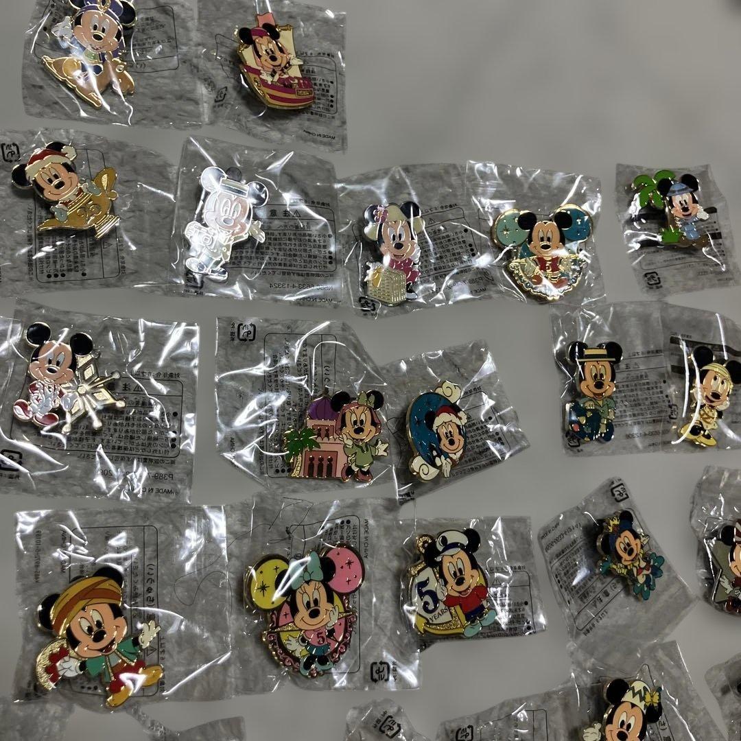 新品未開封　ミッキー＆フレンズ ピンバッジセット 50個