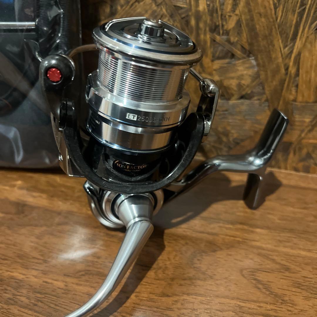 〇カスタムフルチューン〇美品　18イグジストFC LT2500S-CXHダイワ