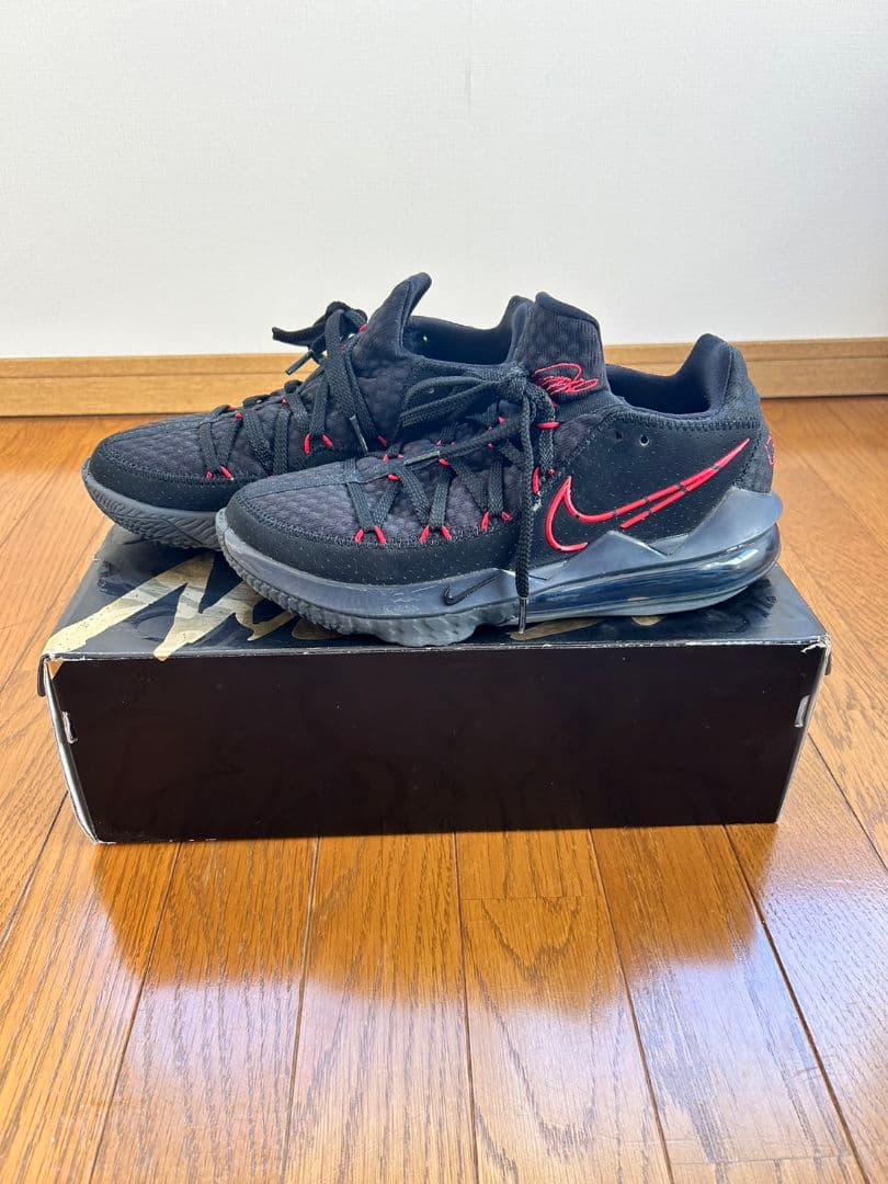 シューズ(男性用) NIKE LEBRON 17 LOW