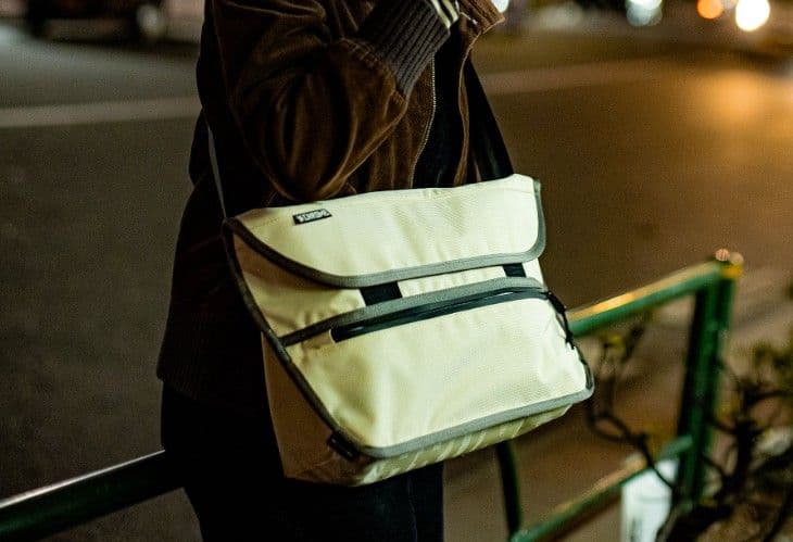 アクセサリー CHROME SIMPLE MESSENGER