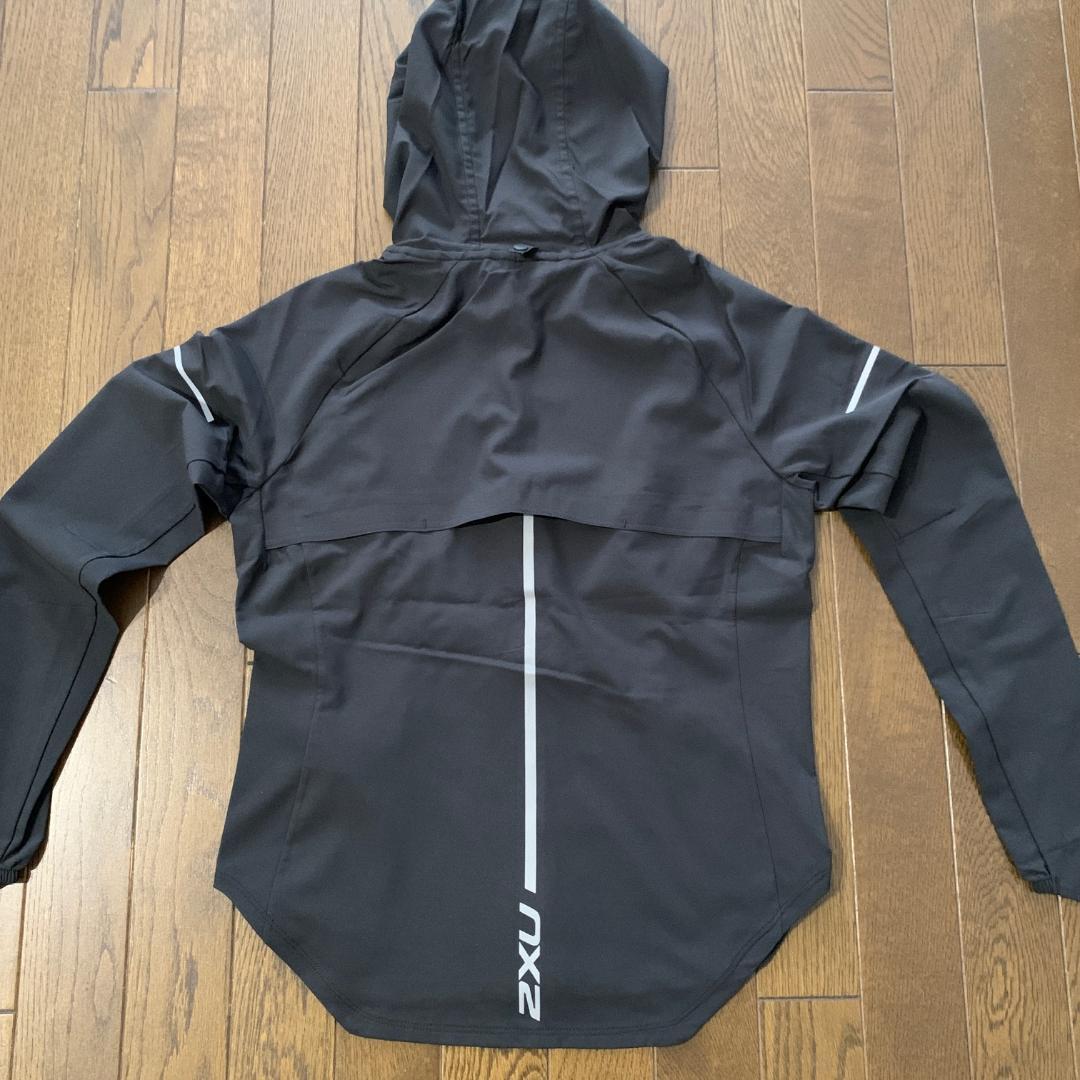 ２XU　エアロジャケット　ランニングジャケット　レディースXS　ブラック