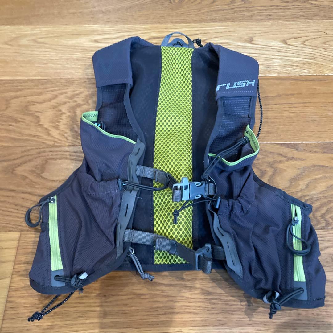 Paago works RUSH 5rランニングベスト グレー/ライム