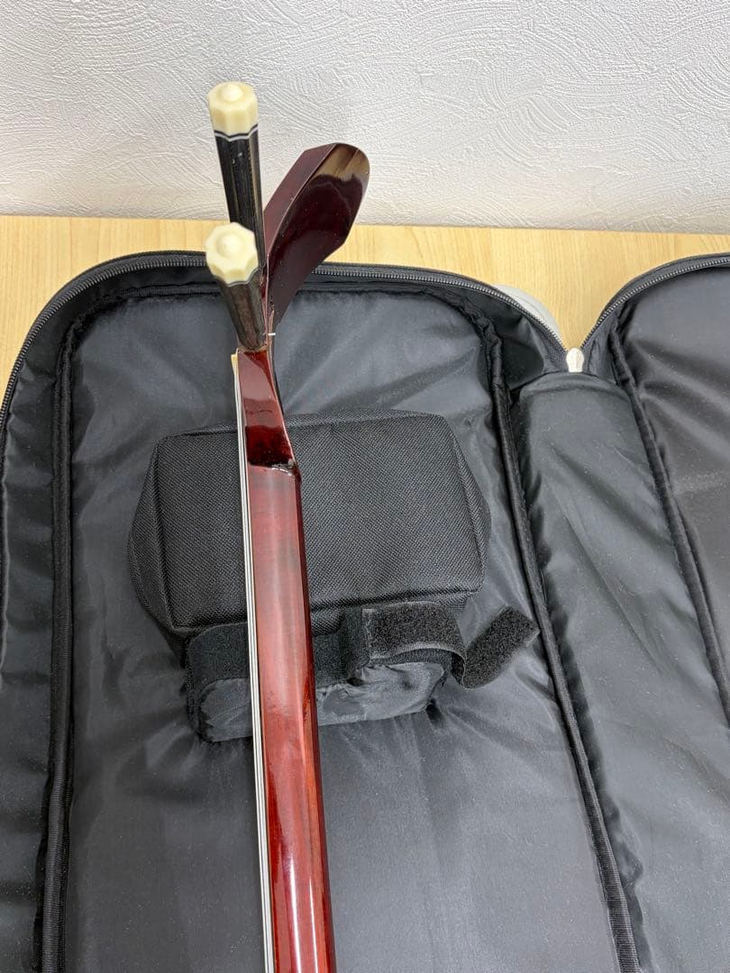 美品 沖縄三線 蛇皮 人工皮 弦楽器 和楽器 三味線 初心者 入門セット付き