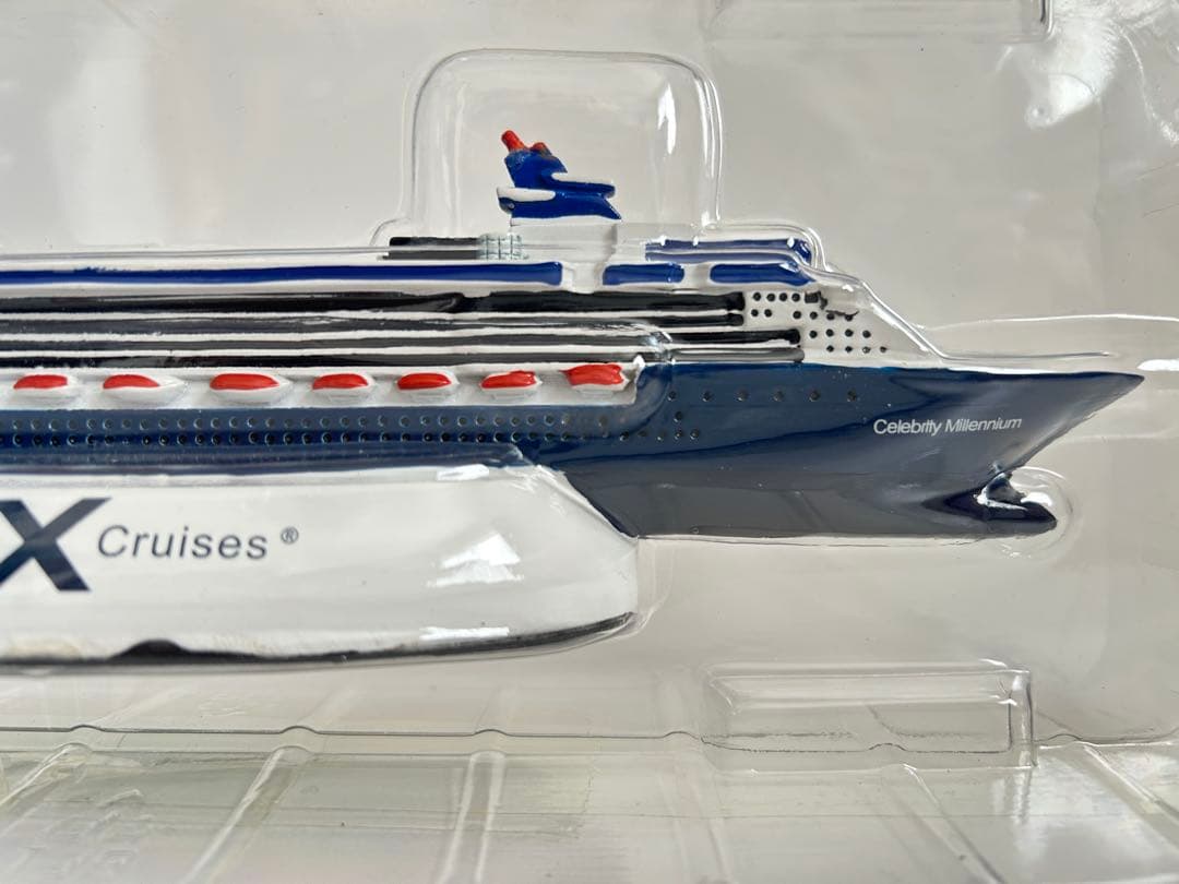 Celebrity Millennium 船模型 約25cm