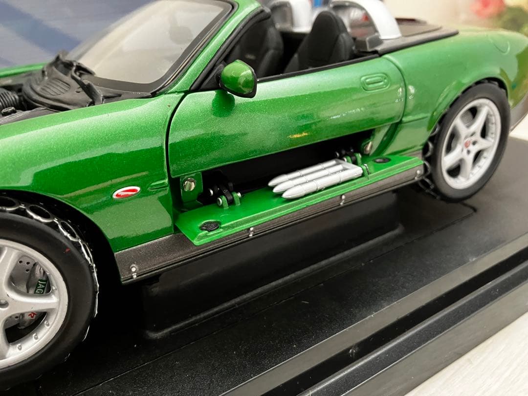 1/18 ジャガー XKR ロードスター 007 ボンドかー