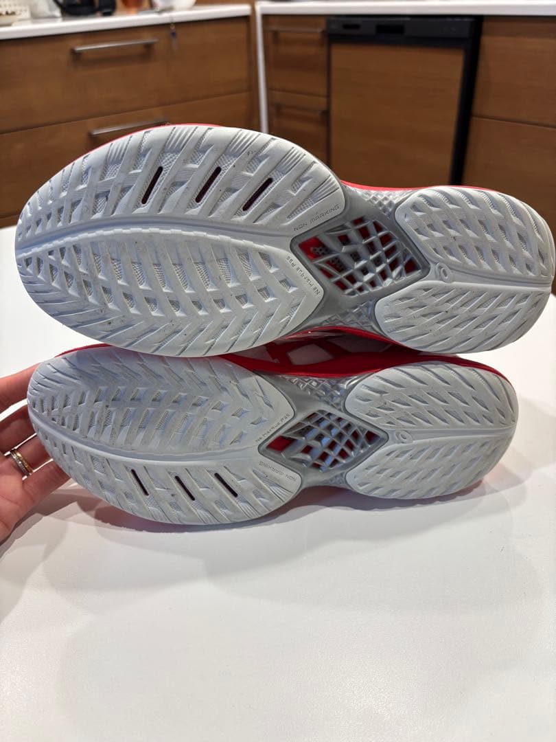 ASICS バレーボールシューズ ホワイト/レッド