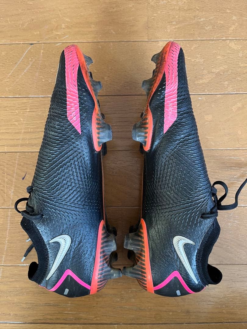 NIKE ファントムGT サッカースパイク ブラック✖️ピンク 27.5cm