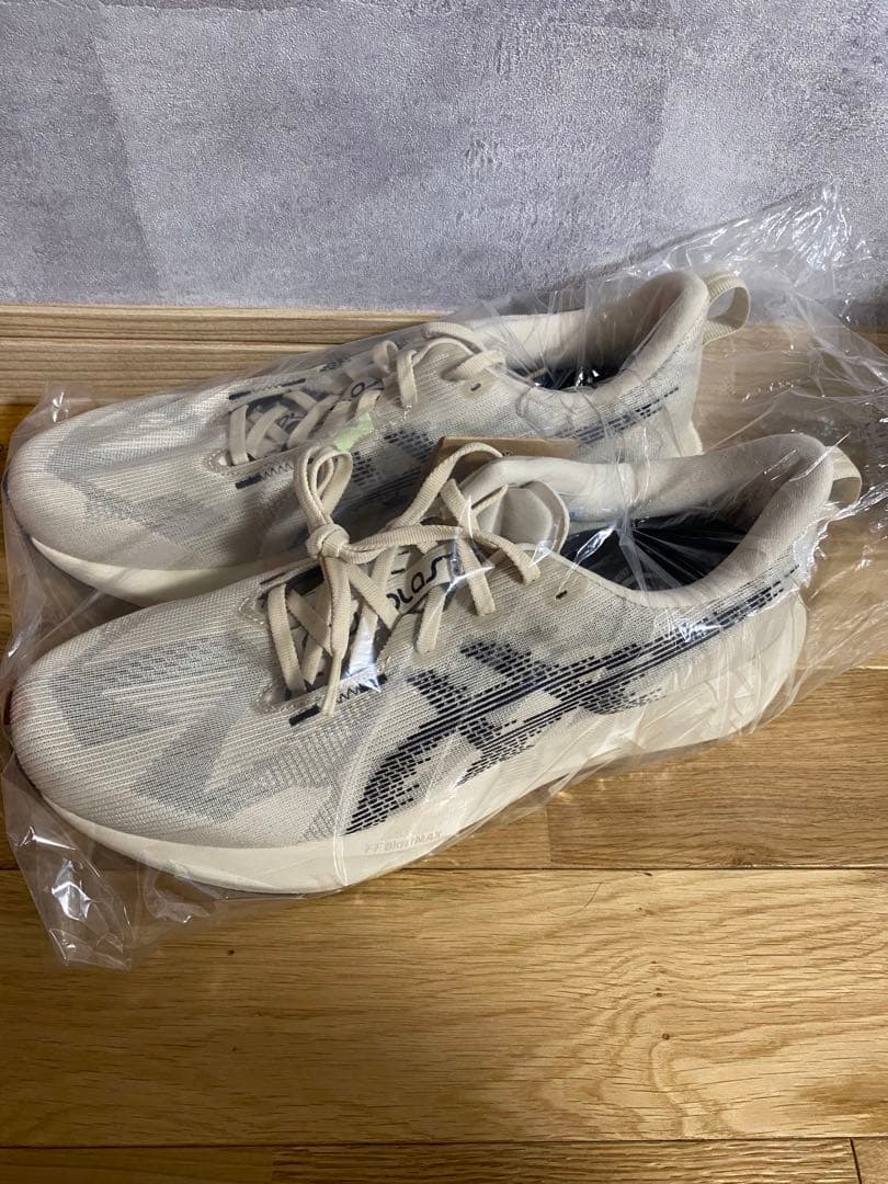 ひろASICS ノヴァブラスト5 陸上 ランニングシューズ 28㎝