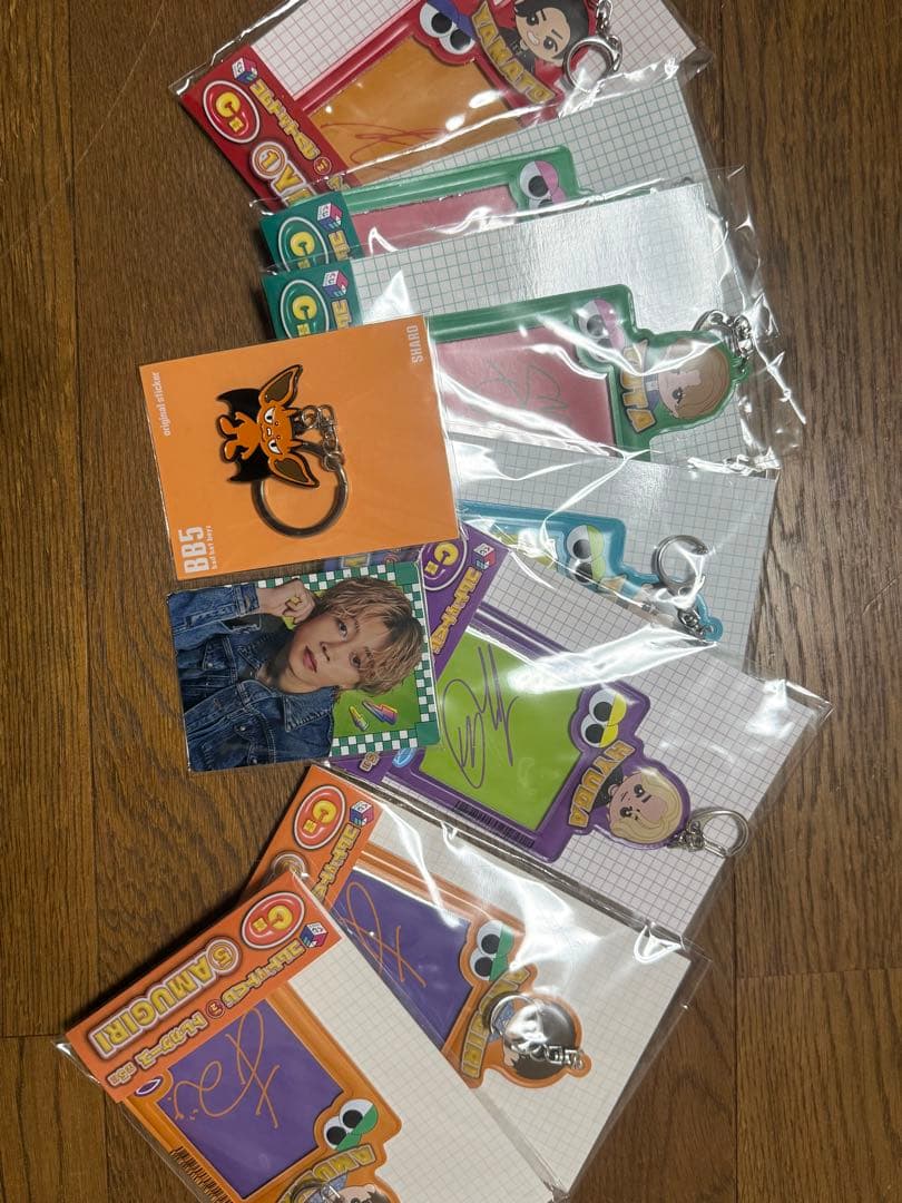 コムドットグッズ
