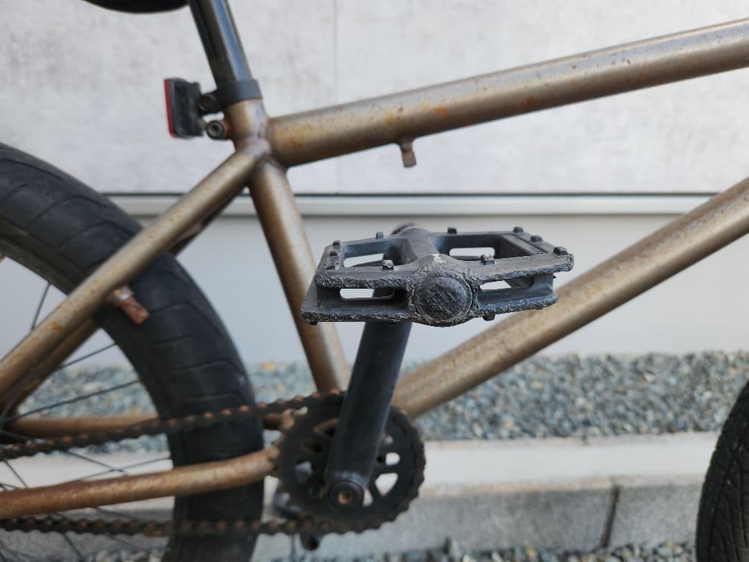 BMX ダーカスワン RAW