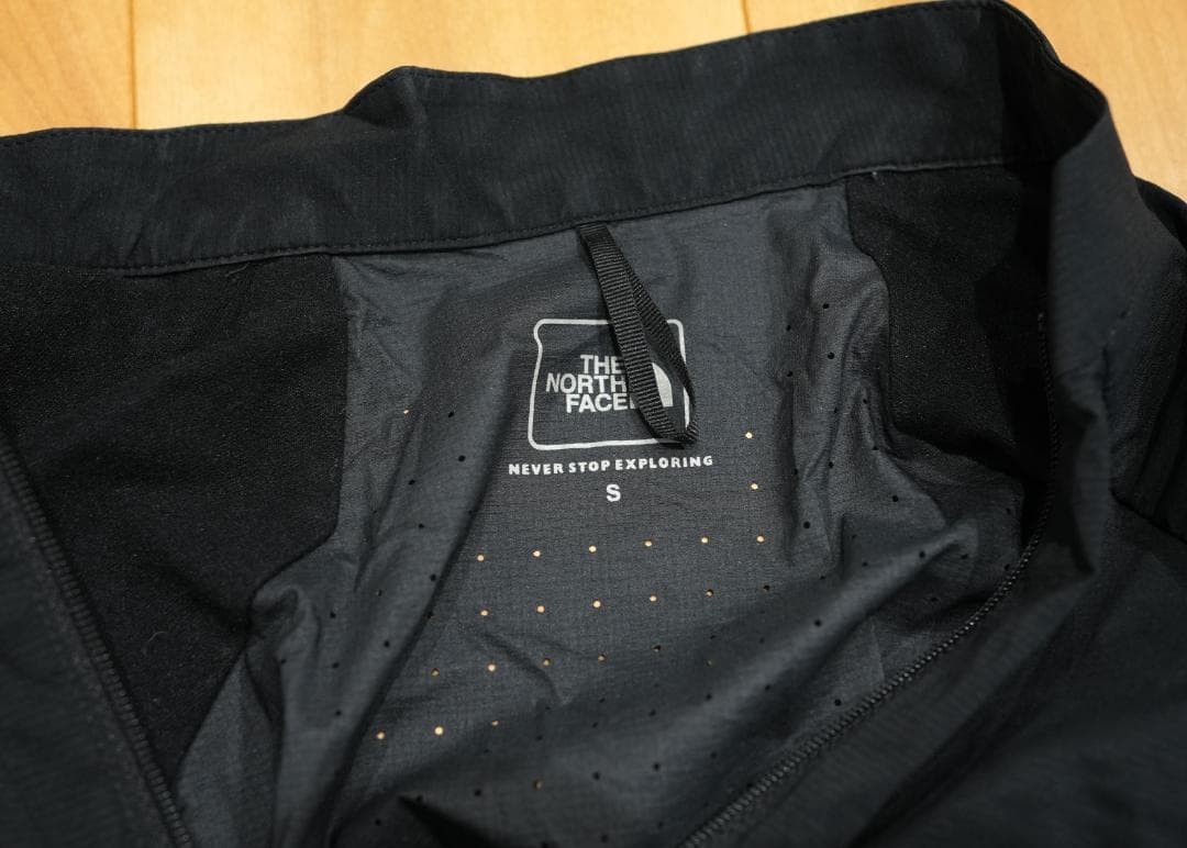 美品　ノースフェイス ランニング 中綿 White Light Jacket　S