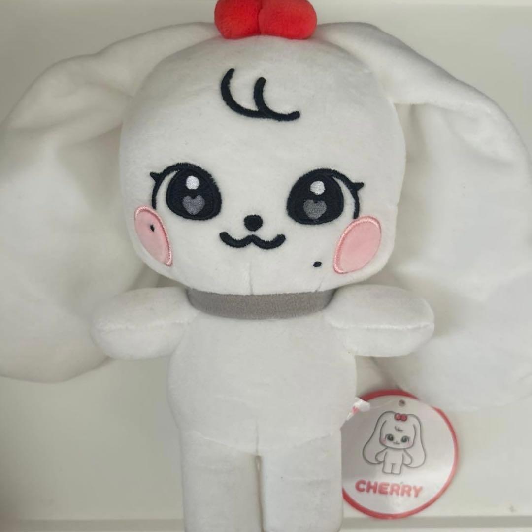 IVE minive ウォニョン チェリー Cherry ぬいぐるみ