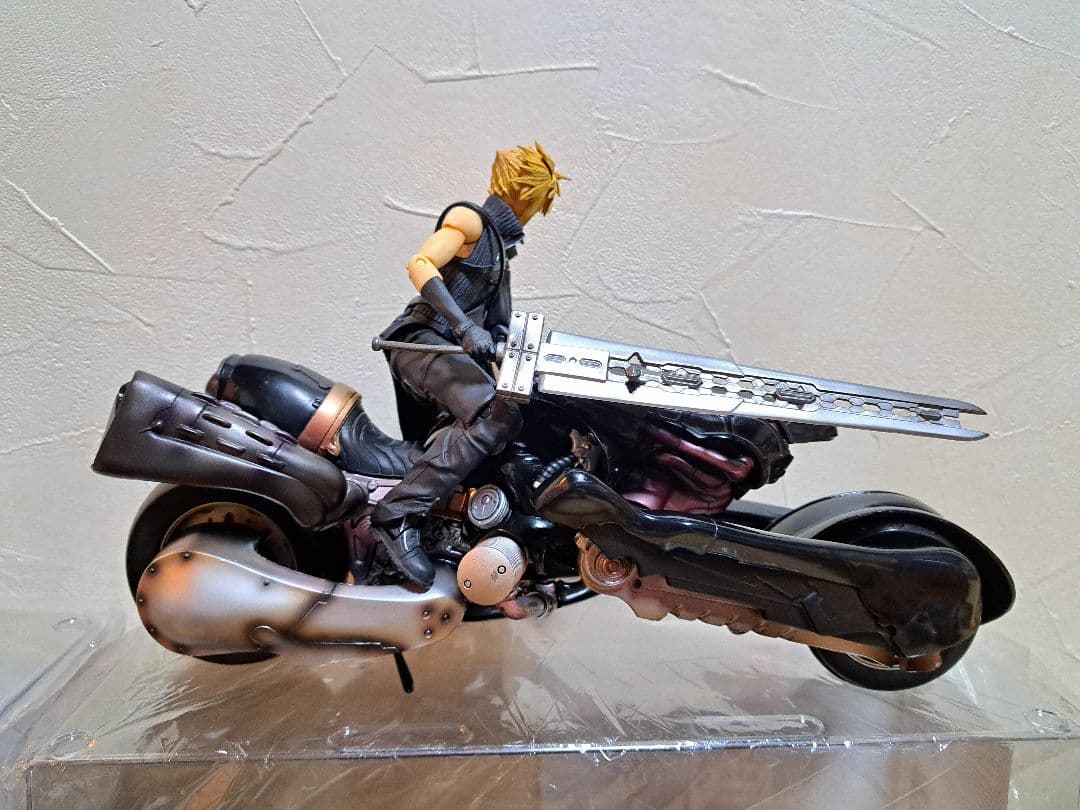ファイナルファンタジー 7 クラウド ACTION FIGURE
