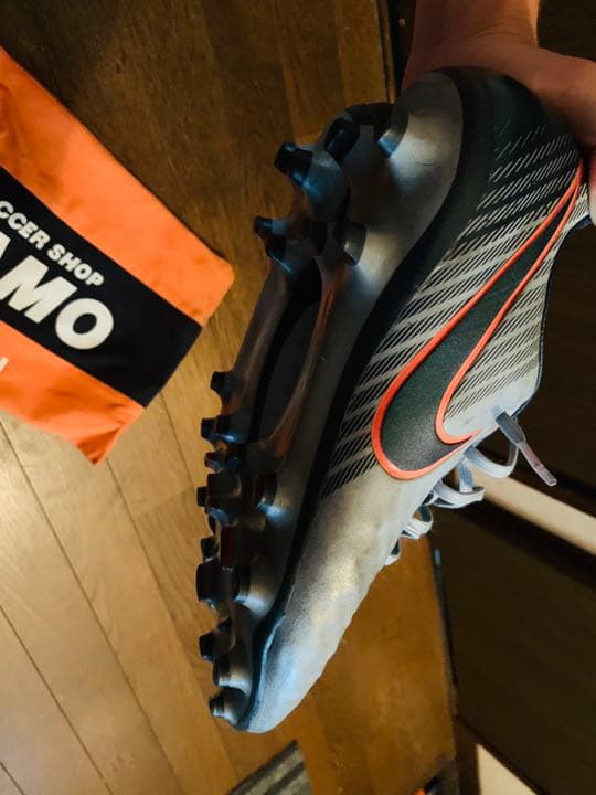 ナイキ サッカースパイクマジスタ27