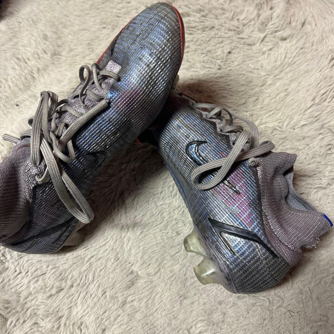Nike マーキュリアルサッカーシューズ ハイカット シルバー・グレー