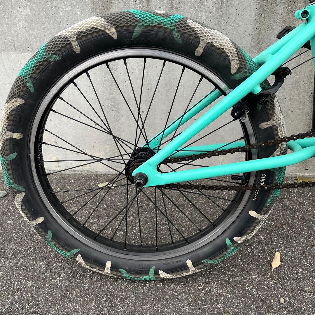 CULT BMX 20インチ　自転車
