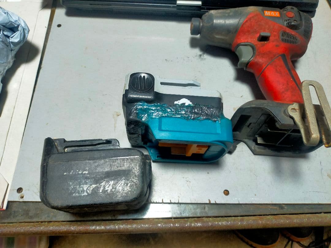 MAX充電工具用マキタアダプター