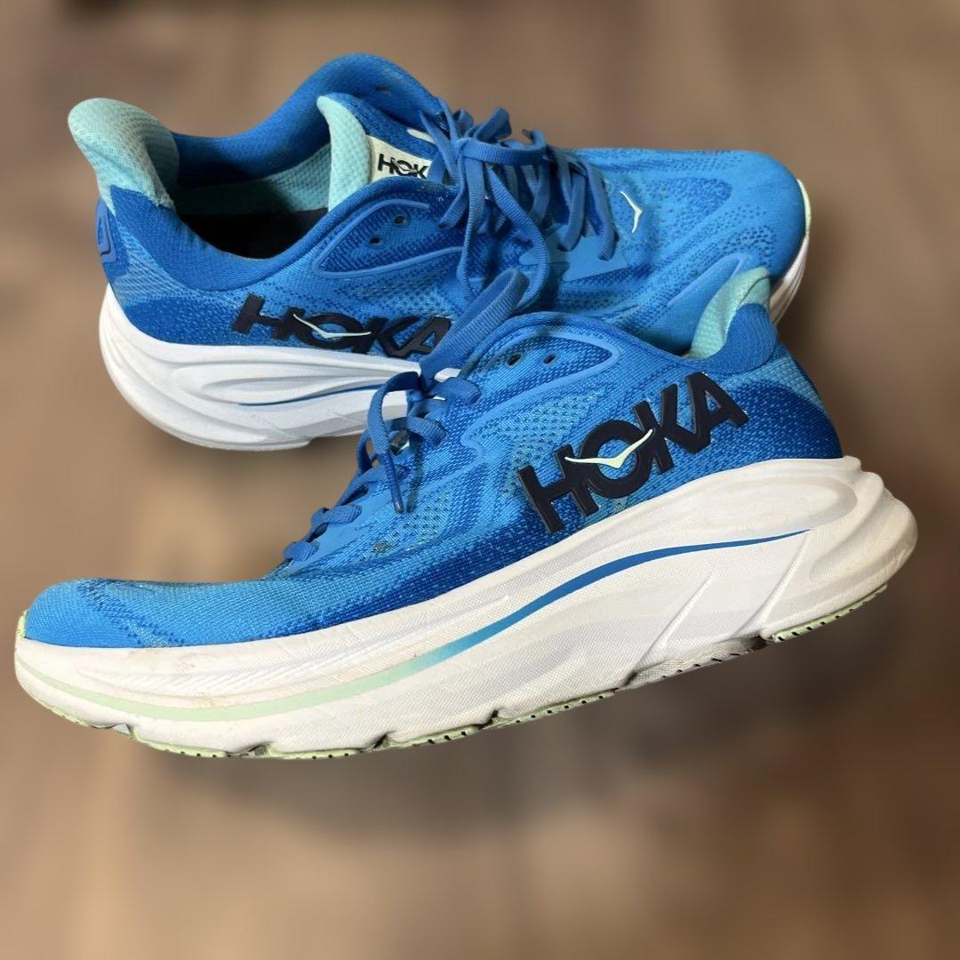 ホカ　オネオネ　ランニングシューズ
