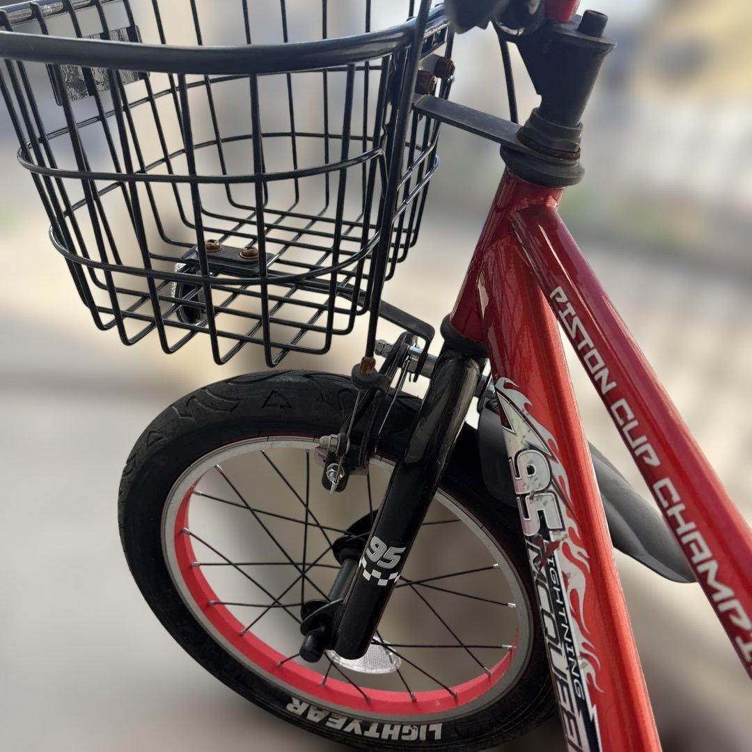 カーズ　レッド 幼児用自転車 フロントバスケット付き コマ付き　16インチ