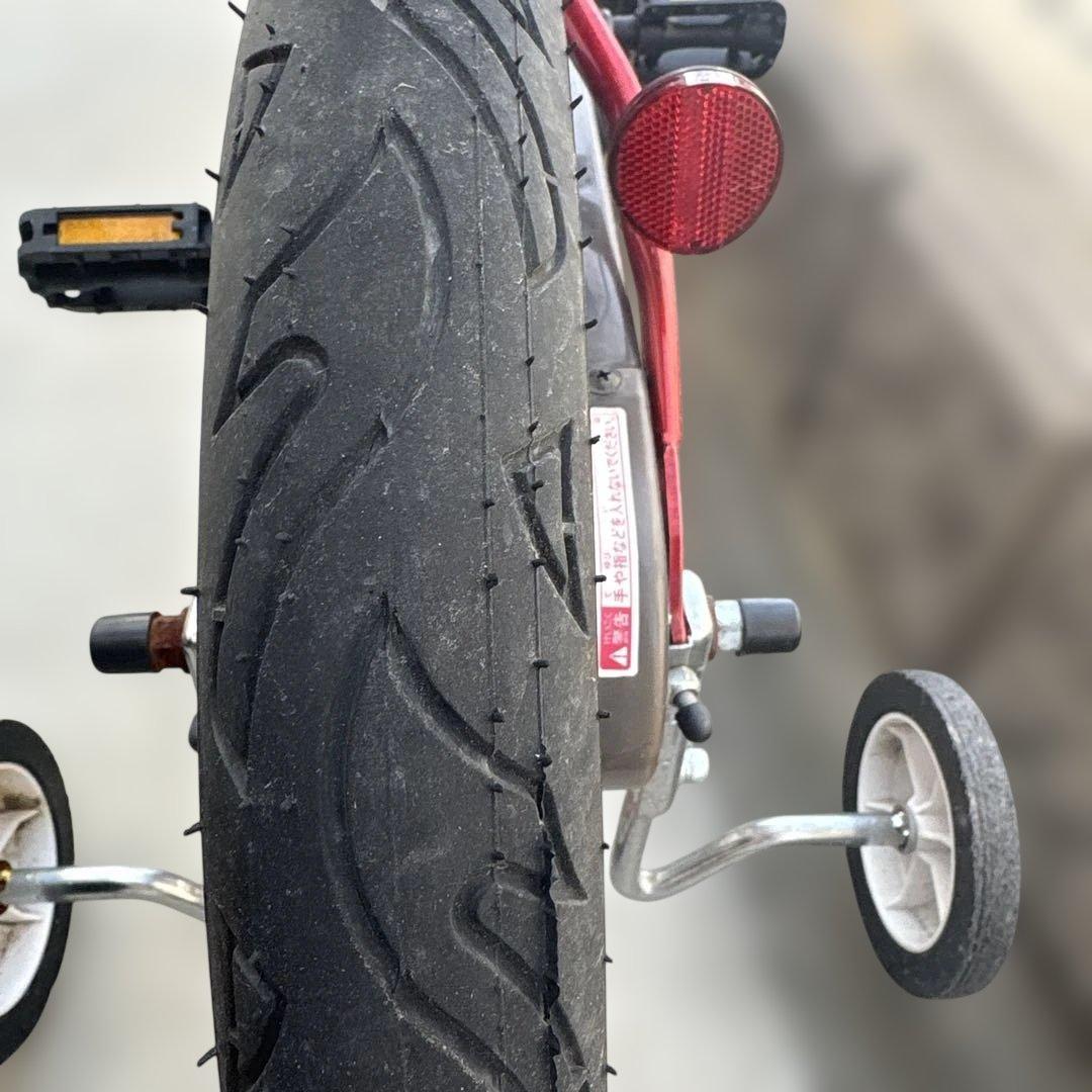 カーズ　レッド 幼児用自転車 フロントバスケット付き コマ付き　16インチ