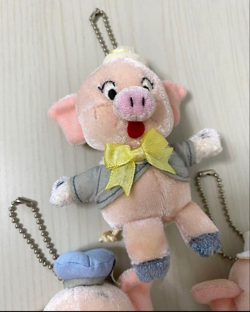 【希少】 Disney 三匹の子ぶた マスコット ぬいぐるみ ディズニー こぶた
