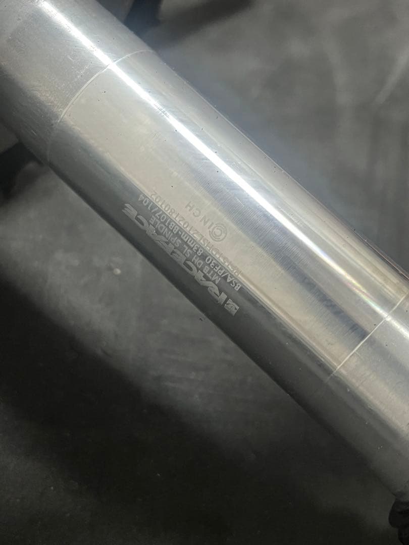 O chain Raceface Atlas クランク DH 30mm シャフト