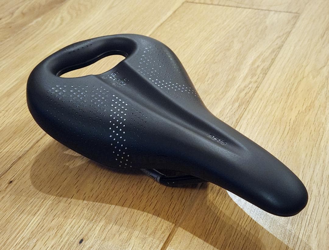 WTB DEVO w/pickup saddle ロングライド サドル美品