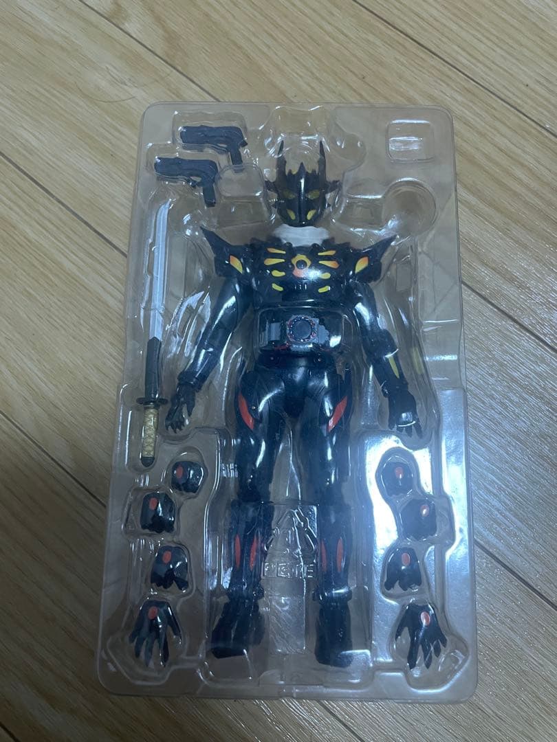 s.h.フィギュアーツ 仮面ライダードレッド