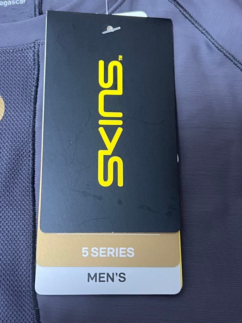 カ*オ様 SKINS series5 長袖アンダーシャツ M グレー
