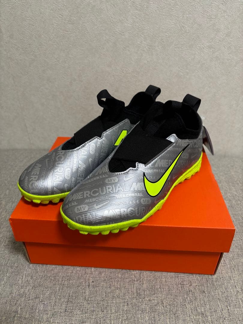 ナイキ　ジュニア　ズームヴェイパー15 トレーニングシューズ 24cm
