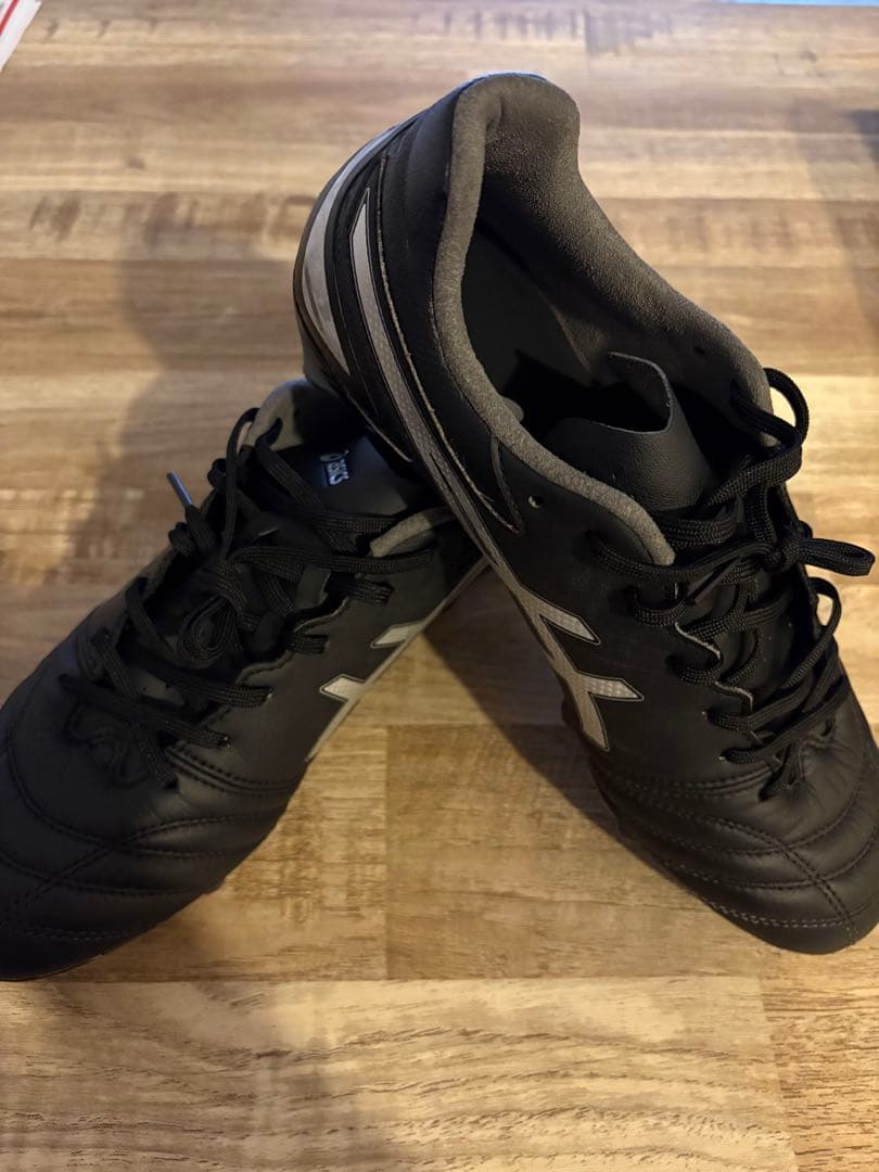 asics サッカーシューズ ブラック
