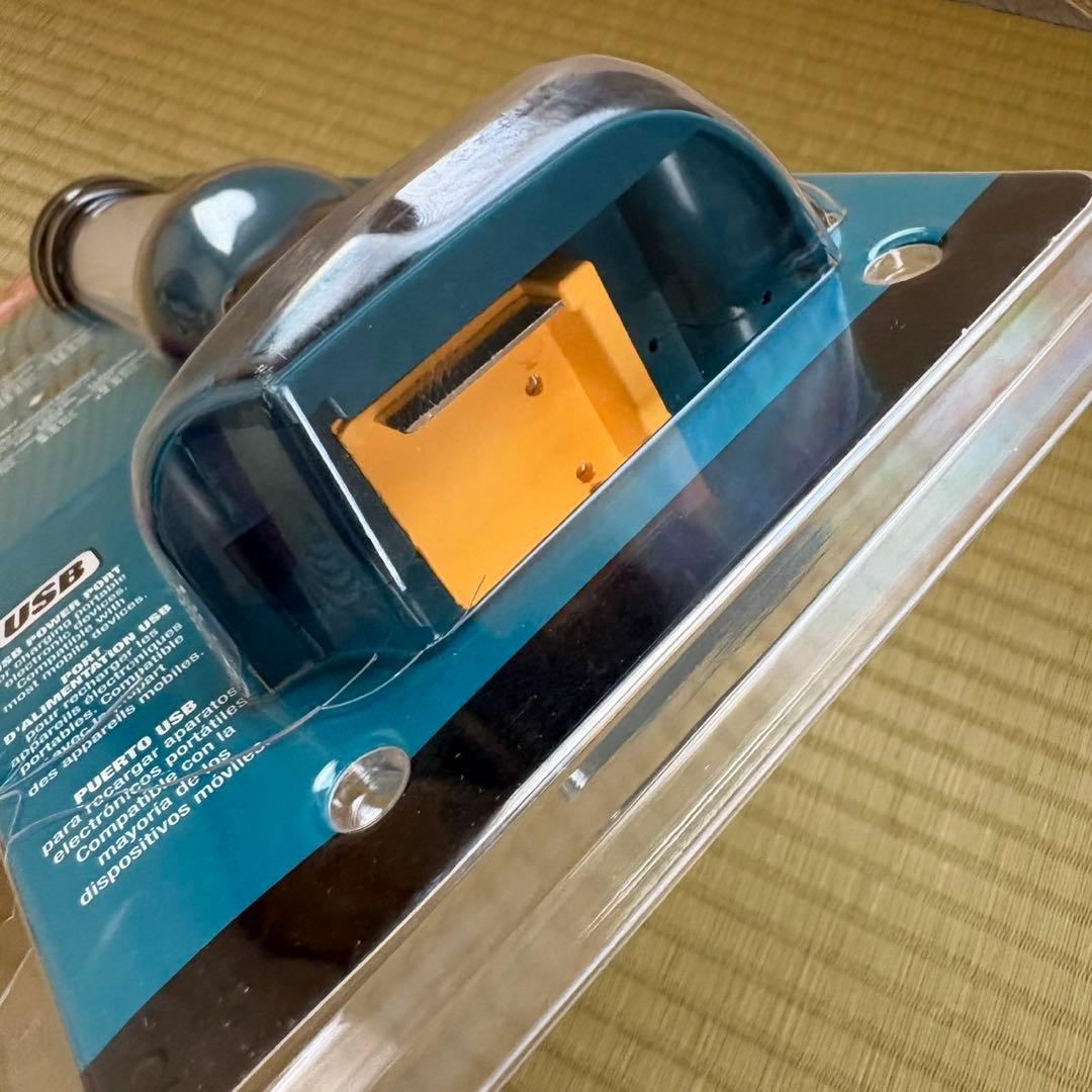 【新品】Makita マキタ LEDランタン 懐中電灯 DML807