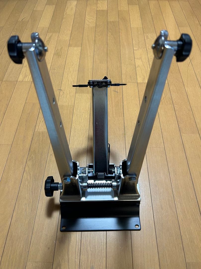 自転車　ホイール　振れ取り台