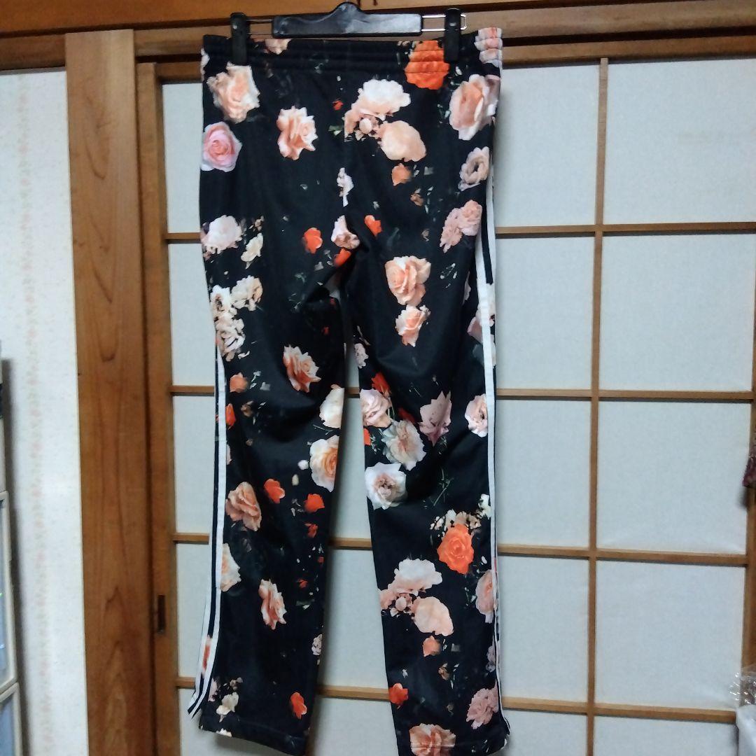 adidas 薔薇フラワープリント ジャージパンツ ボトムス　M