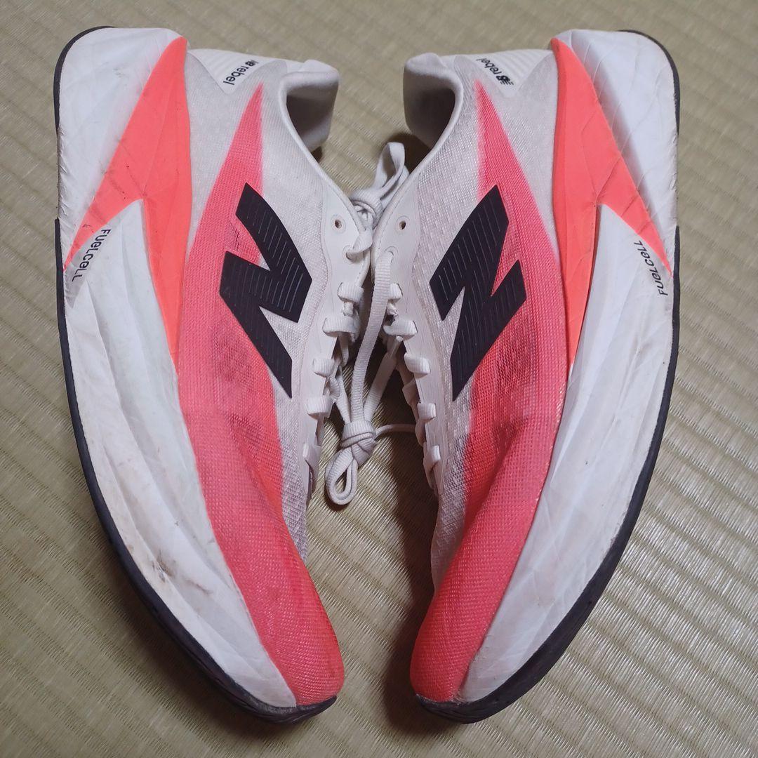 ニューバランス FuelCell Rebel V5 27.5cm
