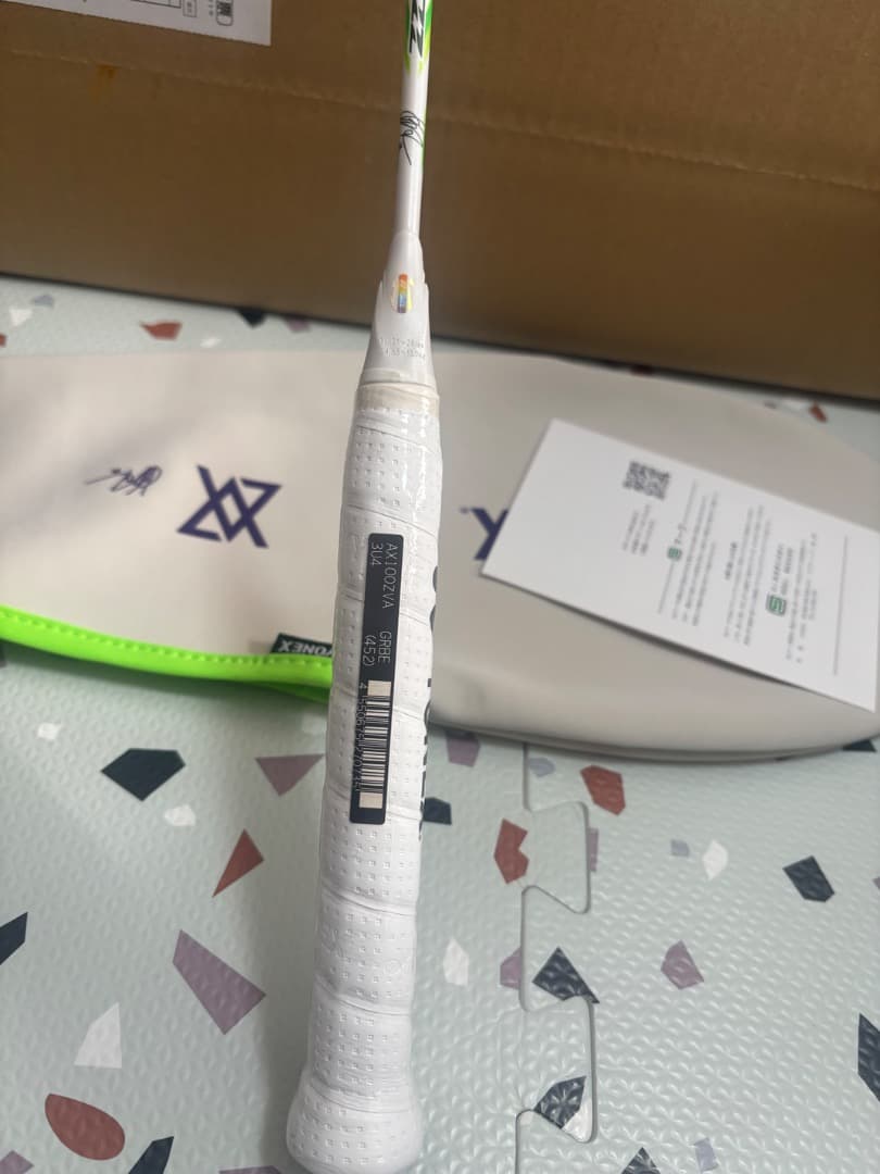 タ*ン様 【国内正規品/新品】YONEX アストロクス100ZZ VA 3U4