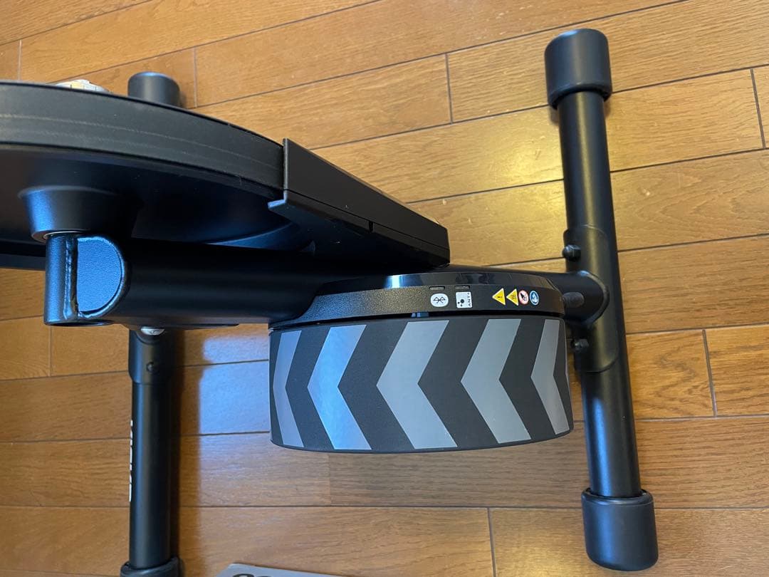 w*r様 Wahoo KICKR CORE スマートバイクトレーナー　美品中古