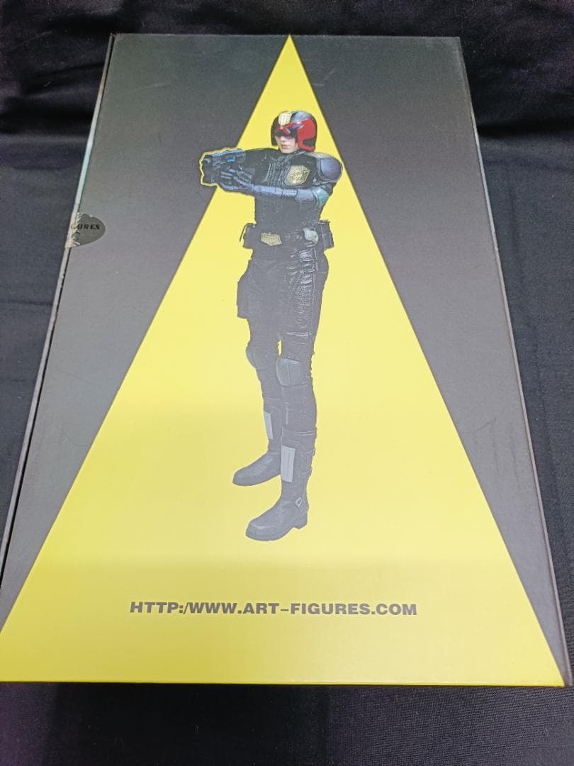 ART-FIGURES　ジャッジドレッド COP-FEMALE