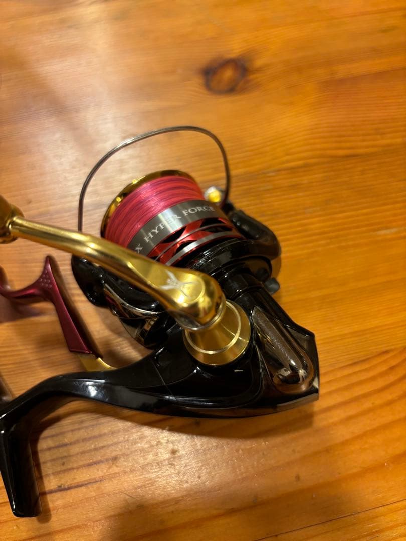 BB-X HYPER FORCE C2000DXG スピニングリール